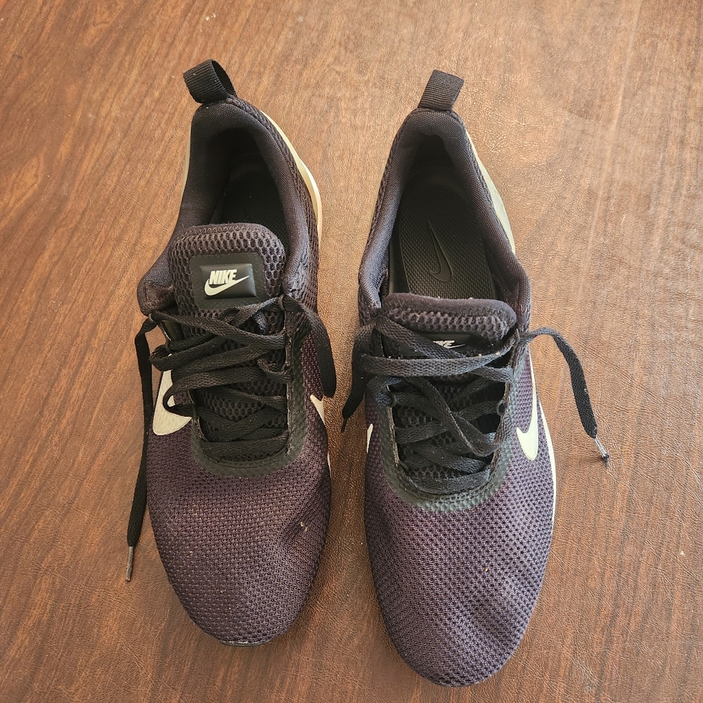 Nike Men's Lunarestoa 2 Essential Casual Sneaker Size 13